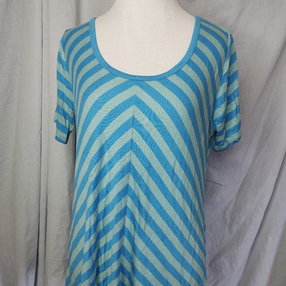 LuLaRoe Classic Tee Chevron Print